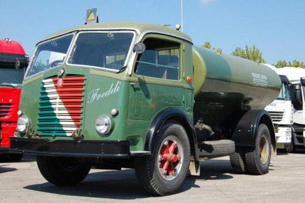 1157-fiat-666 Fiat 665 Tanker + Viberti tank trailer (Set)