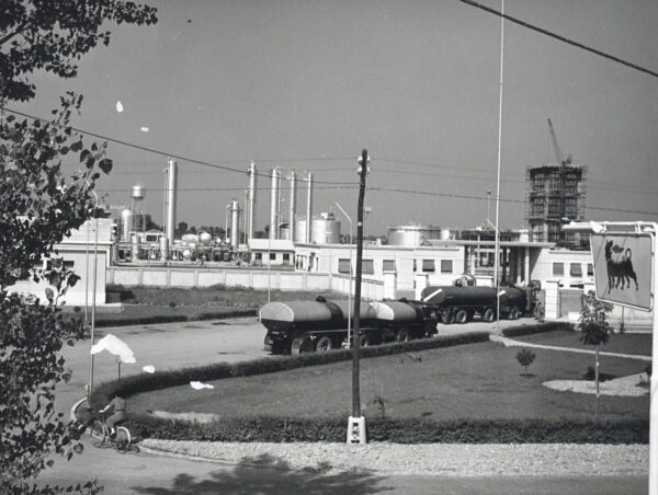 449783152_10226095778481360_2963098724427954587_n Fiat 665 Tanker + Viberti tank trailer (Set)