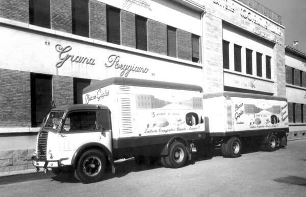 Fiat 665 Furgon + Viberti Furgon Rimorchio (Set)