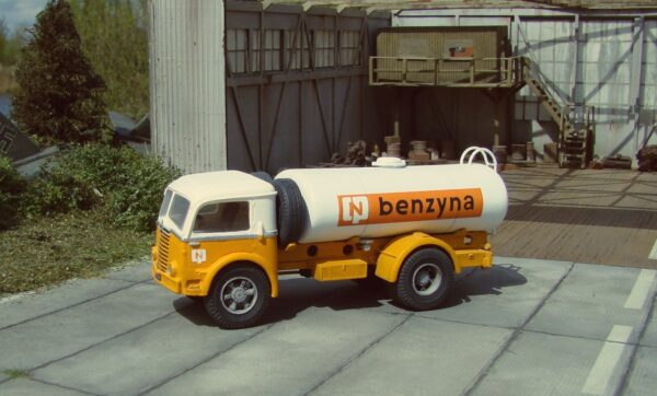 Fiat_665_TDW_1-72 - CPN-postwar cargo (12) Fiat 665 Tanker + Viberti tank trailer (Set)