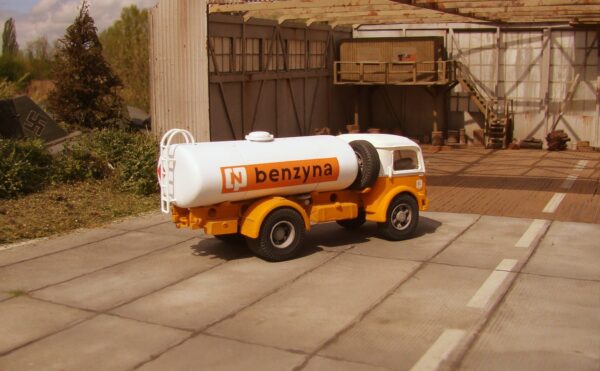Fiat_665_TDW_1-72 - CPN-postwar cargo (13) Fiat 665 Tanker + Viberti tank trailer (Set)