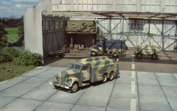 Ford V3000 6x4 Tanker