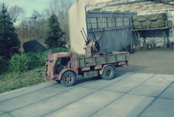 Fiat 665 Hektor 2 single (4) Fiat 665 with Flakvierling