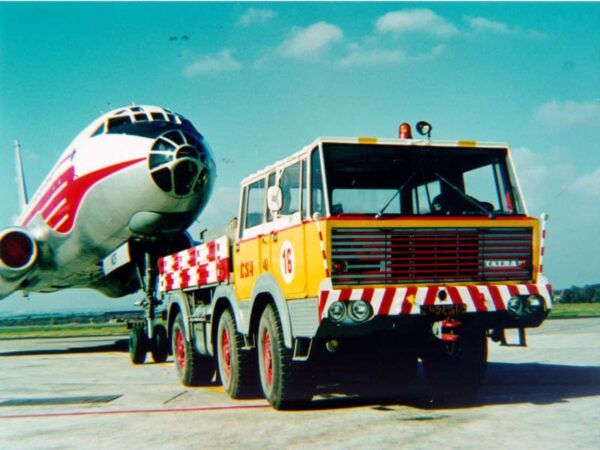 Tatra 813 Zugmaschine