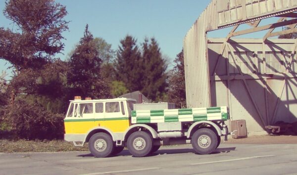 Tatra 813 Zugmaschine